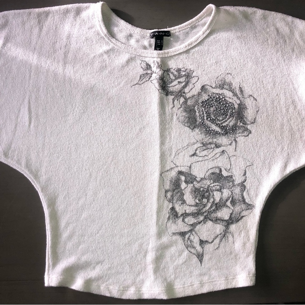 Size Medium Fang Top